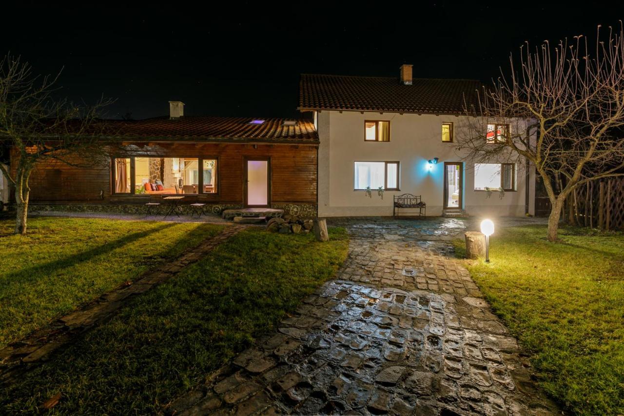 Luna Home Bistriţa Eksteriør bilde